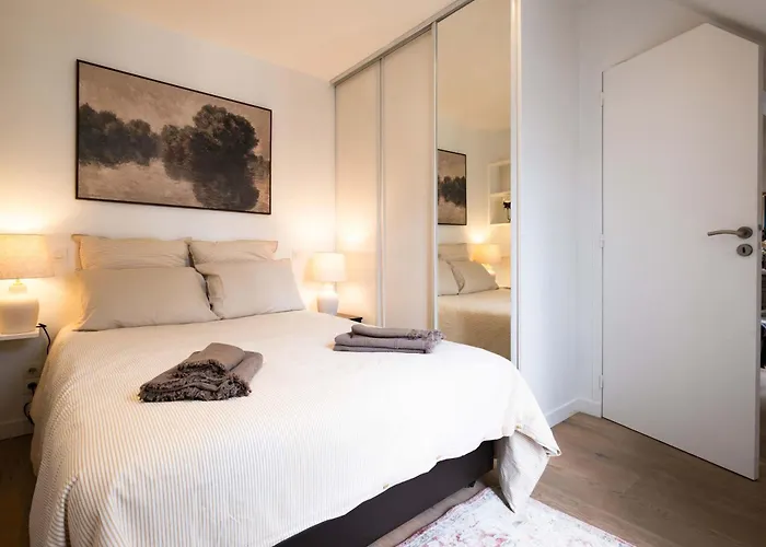 아파트 Bright 2br With Balcony Chic 파리