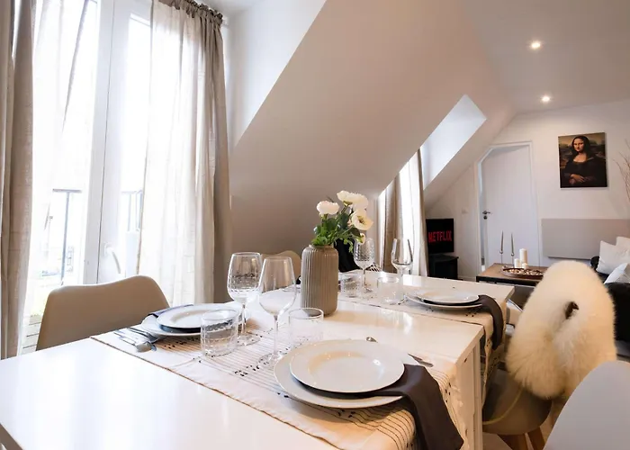 Bright 2br With Balcony Chic * 파리