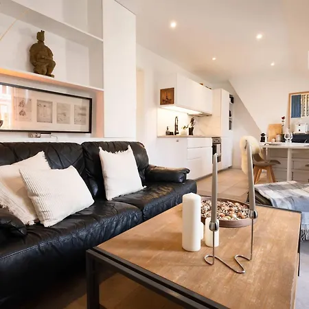 Apartment Bright 2br With Balcony Chic