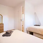 Bright 2br With Balcony Chic *