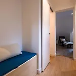 Bright 2br With Balcony Chic شقة *