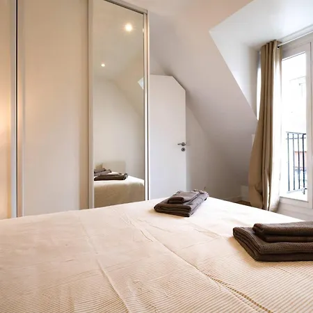 Bright 2br With Balcony Chic Appartement *