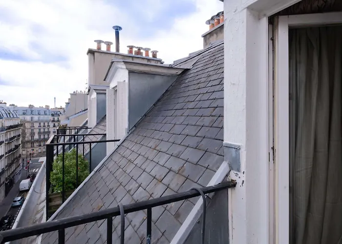 Bright 2br With Balcony Chic