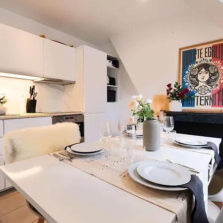 Bright 2br With Balcony Chic * Parijs